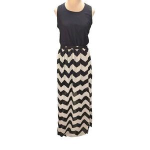 Heartsoul Women's Sleeveless Black And White‎ Chevron Maxi Dress Size M Flowy